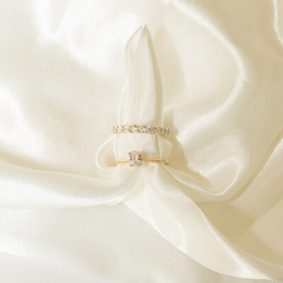 Pierścionek złoty z owalną cyrkonią Amoura