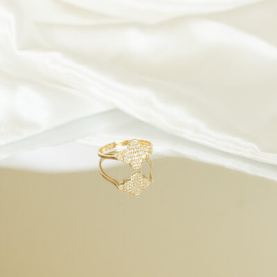 Pierścionek złoty z koniczyną wysadzany cyrkoniami Clover