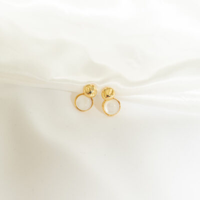 Kolczyki srebrne pozłacane z masą perłową Sophie Pearl