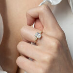 Pierścionek złoty z prostokątną cyrkonią Loren