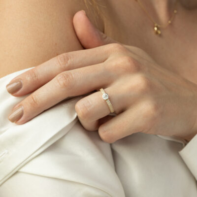 Pierścionek złoty z cyrkoniami Zarela