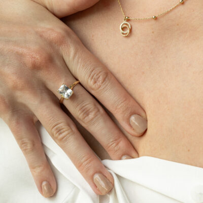 Pierścionek złoty z prostokątną cyrkonią Mirari