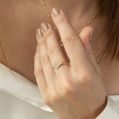 Pierścionek złoty z koniczyną wysadzany cyrkoniami Clover