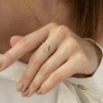 Pierścionek złoty z koniczyną wysadzany cyrkoniami Clover