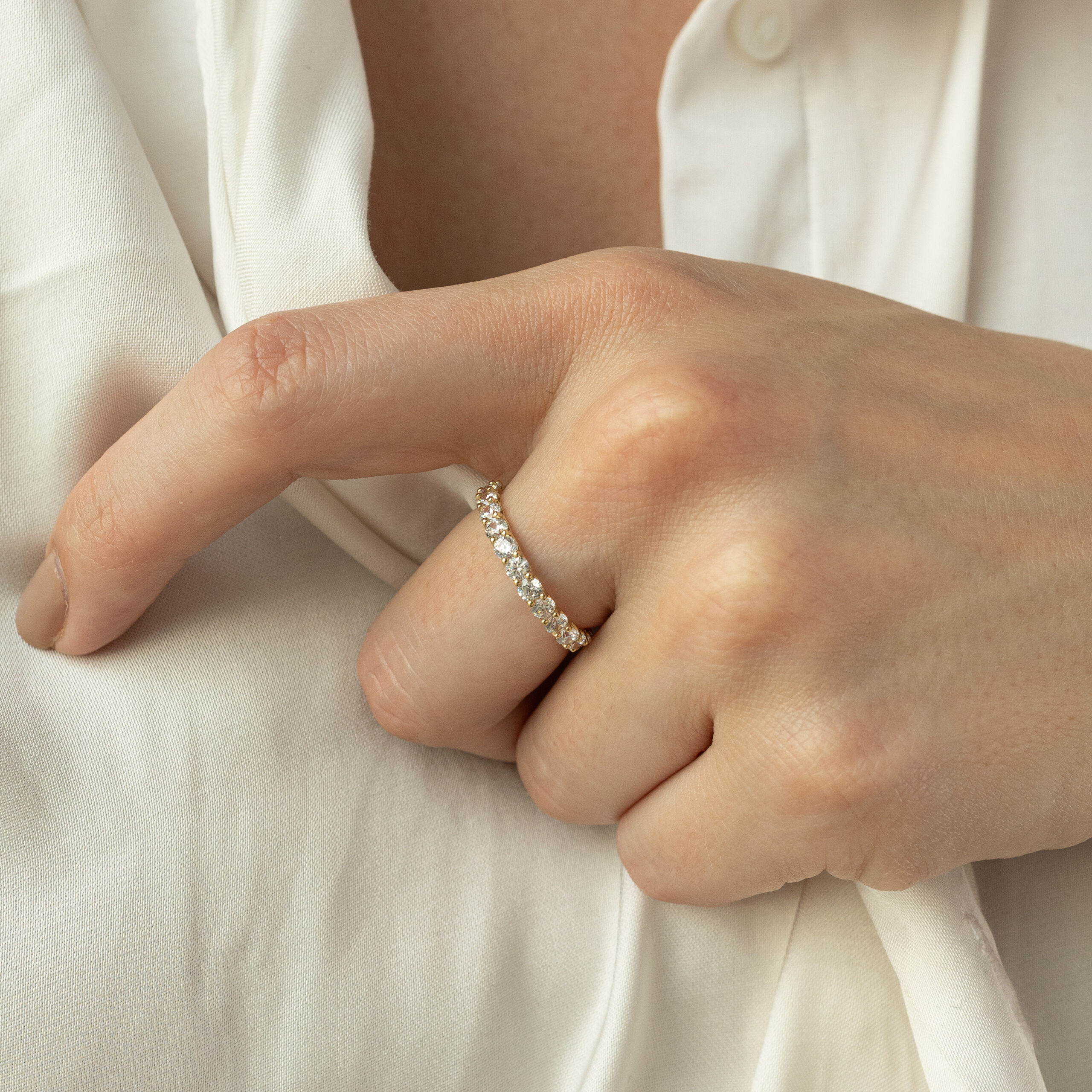 Pierścionek złoty wysadzany cyrkoniami obrączka Endless Pierścionek złoty wysadzany cyrkoniami obrączka Endless