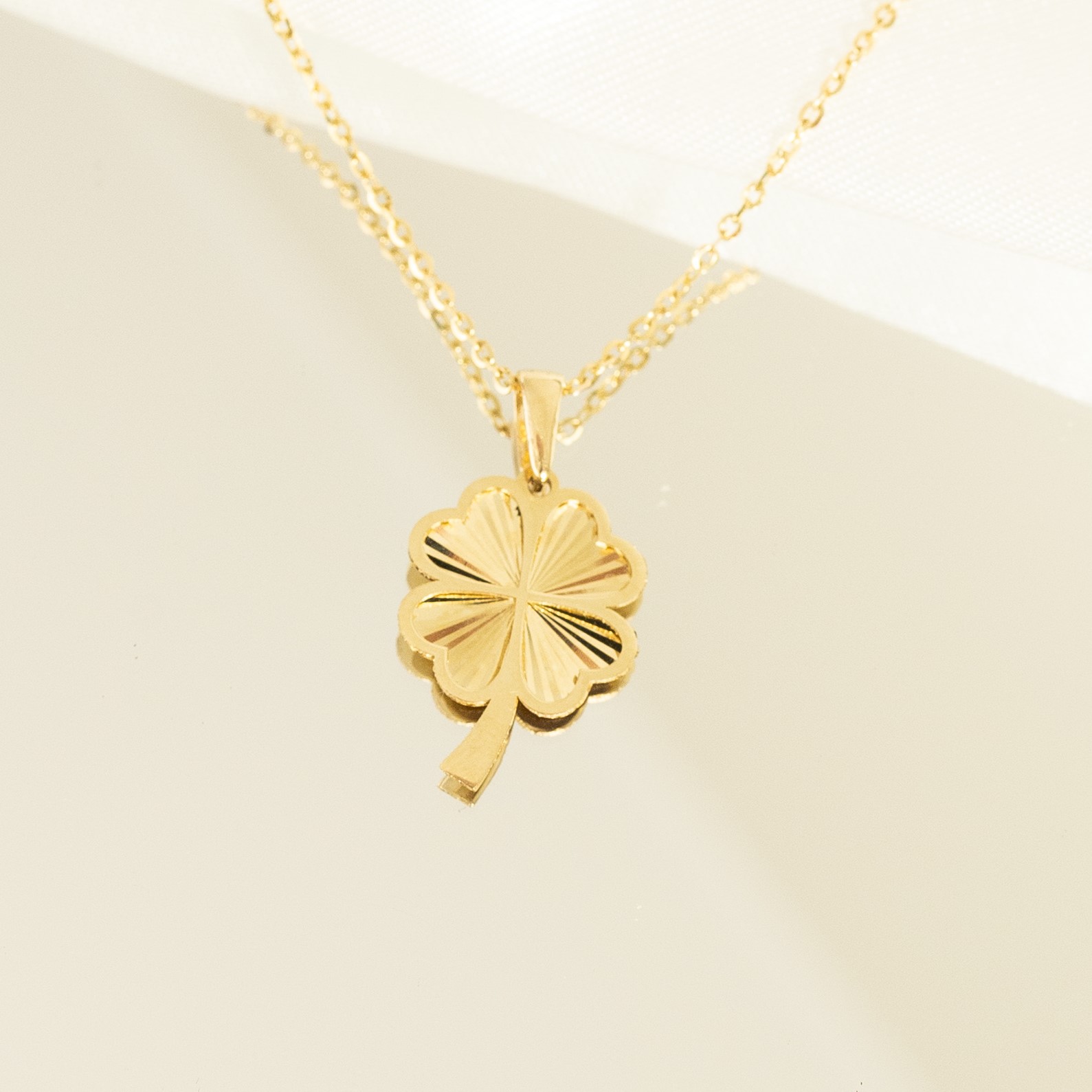 Zawieszka złota diamentowana koniczyna Clavier Zawieszka złota diamentowana koniczyna Clavier