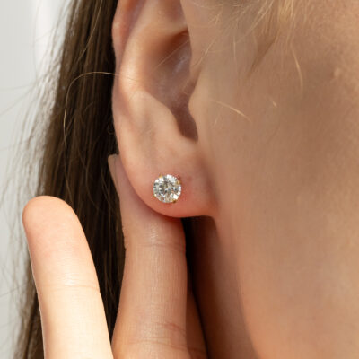 Kolczyki złote z centralną cyrkonią na zatyczkę Pure Crystal