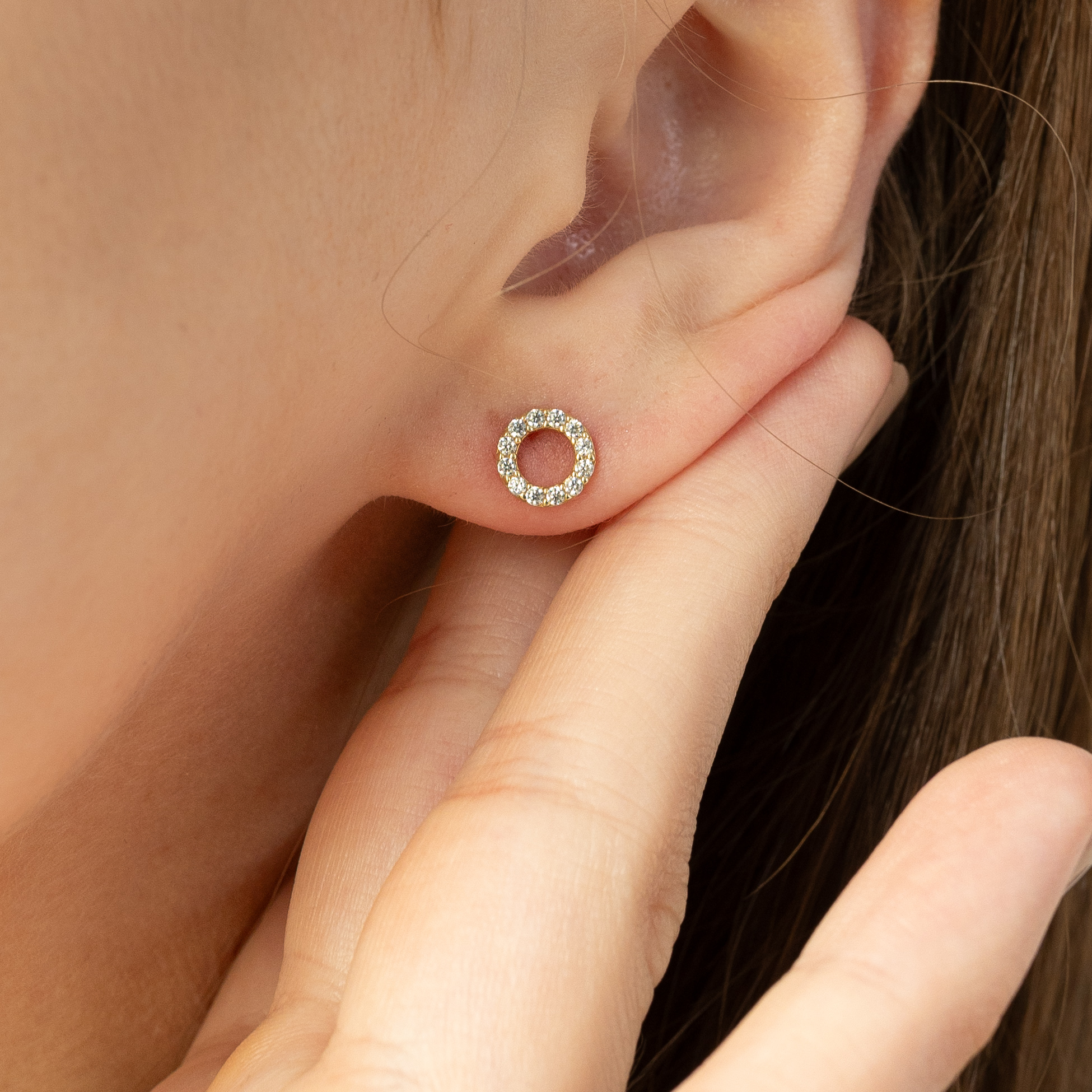 Kolczyki złote kółka z cyrkoniami na zatyczkę Mini Circle Kolczyki złote kółka z cyrkoniami na zatyczkę Mini Circle
