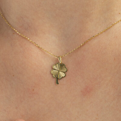 Zawieszka złota diamentowana koniczyna Clavier