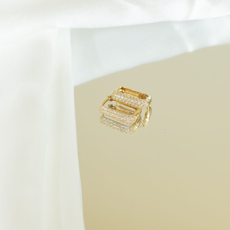 Kolczyki złote z cyrkoniami na zapięciu angielskim