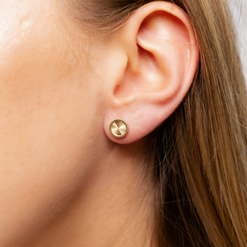 Kolczyki złote diamentowane kółka w gładkiej oprawie na zatyczkę